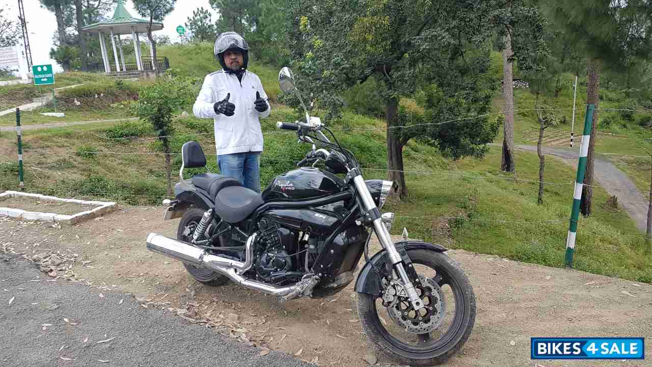 Black Hyosung Aquila Pro 650