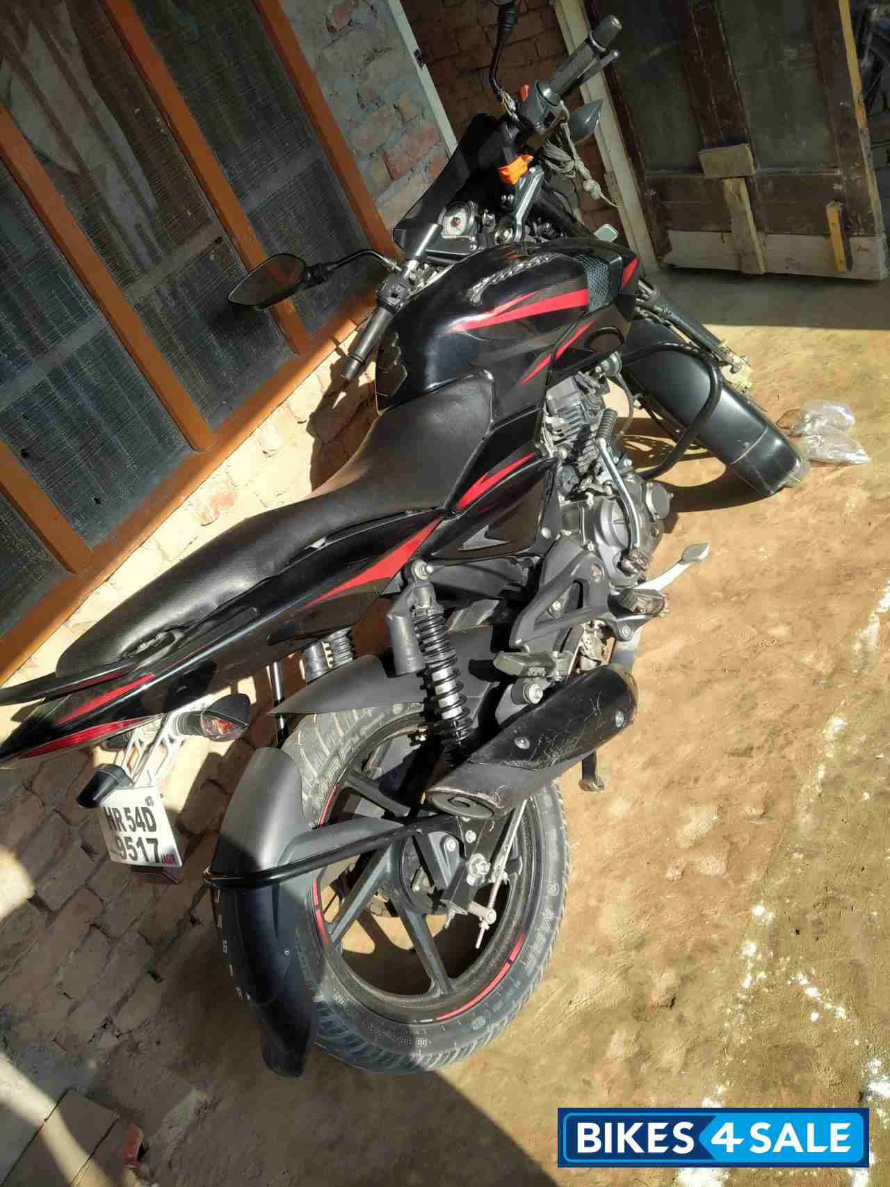 Bajaj Pulsar 135LS