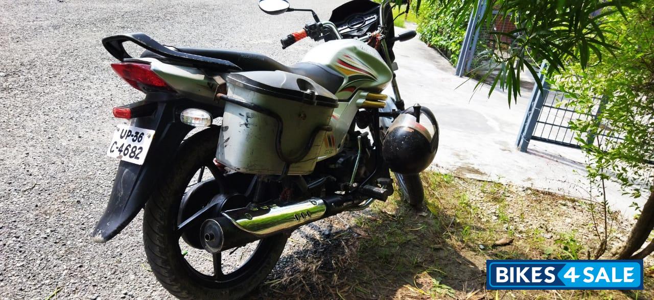 Grey Mahindra Centuro Rockstar