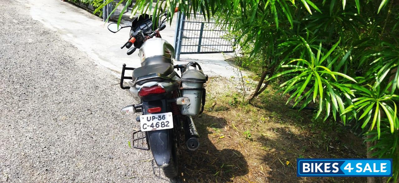 Grey Mahindra Centuro Rockstar