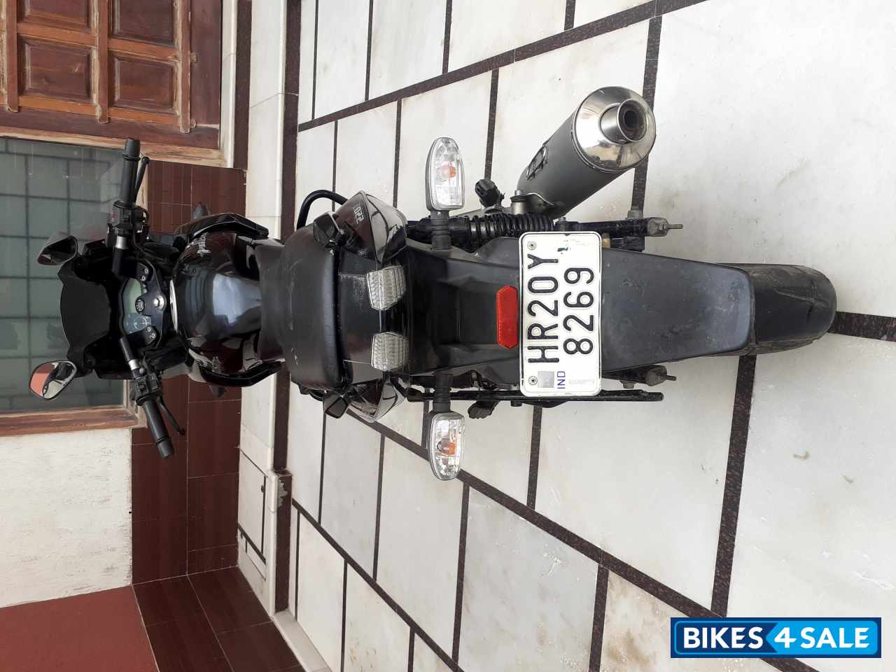 Black Bajaj Pulsar 220F