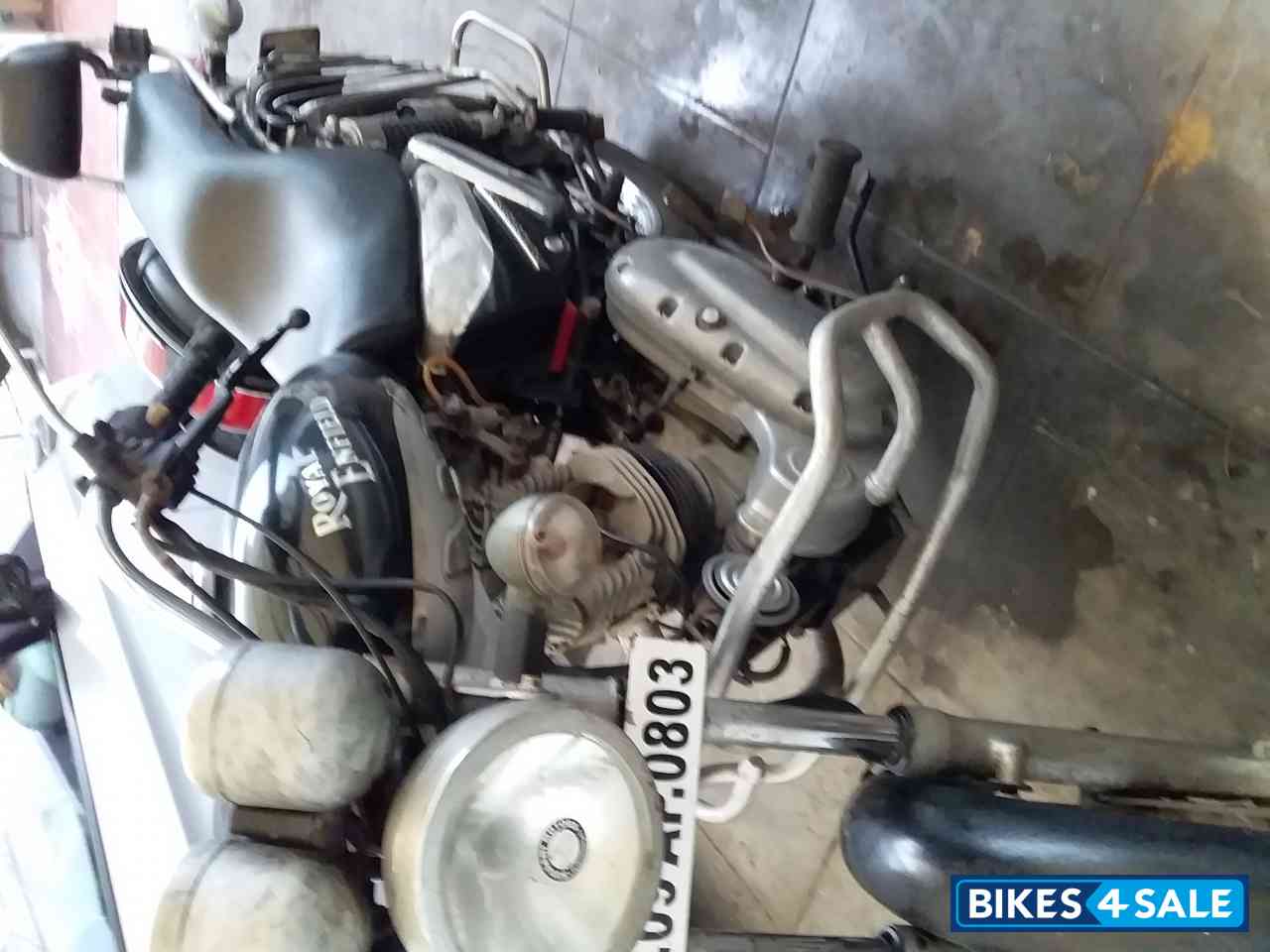 Black Royal Enfield Thunderbird 350