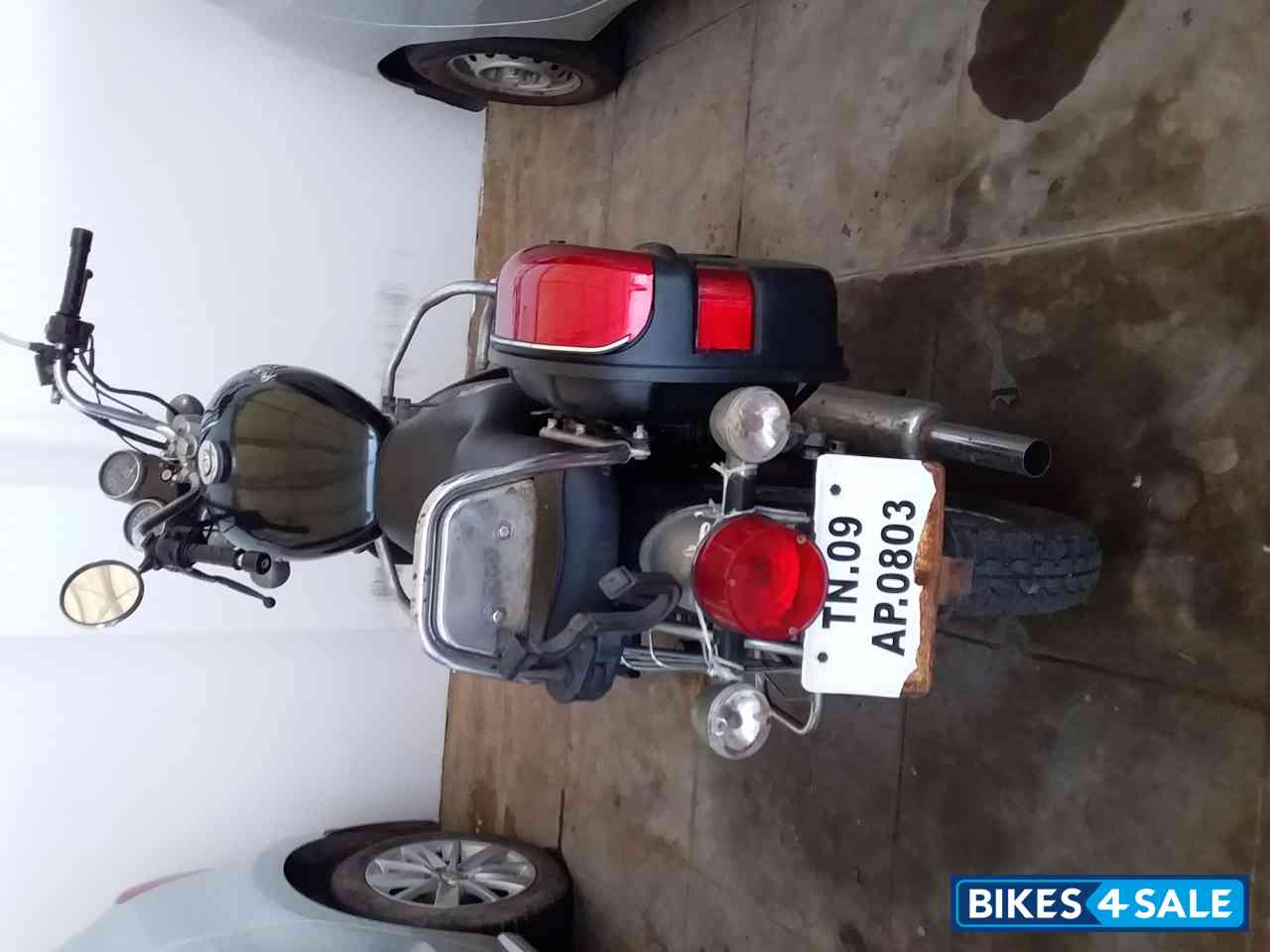 Black Royal Enfield Thunderbird 350