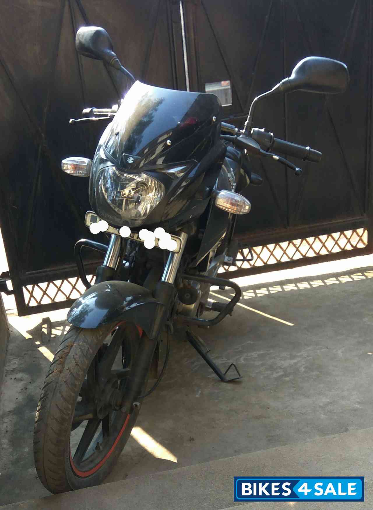Black Bajaj Pulsar 180 DTSi