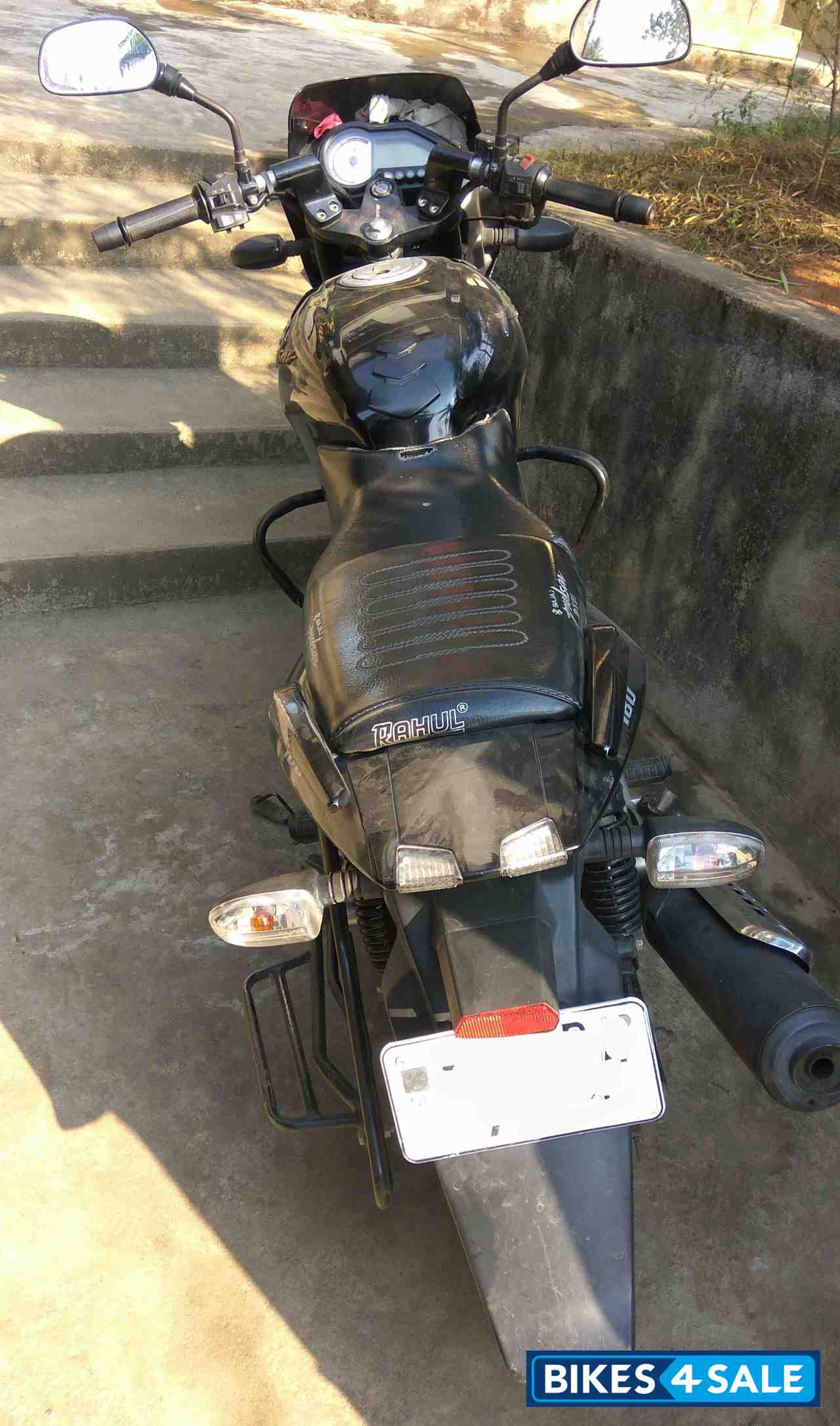 Black Bajaj Pulsar 180 DTSi
