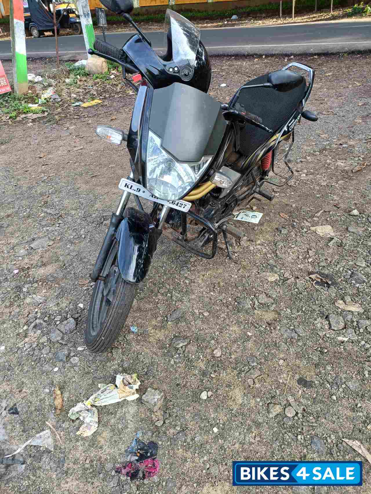 Black Mahindra Centuro NXT