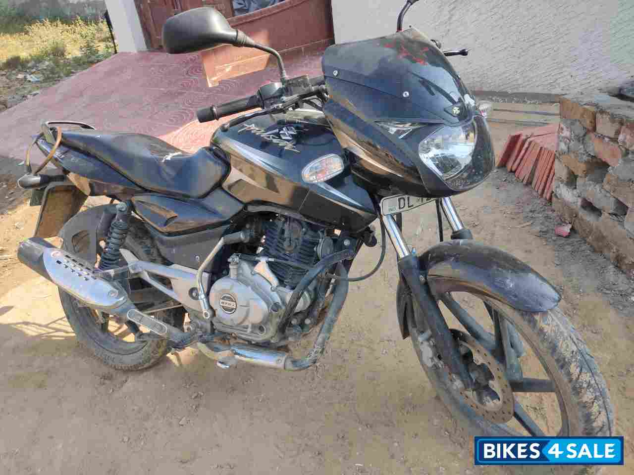 Black Bajaj Pulsar 150 DTSi