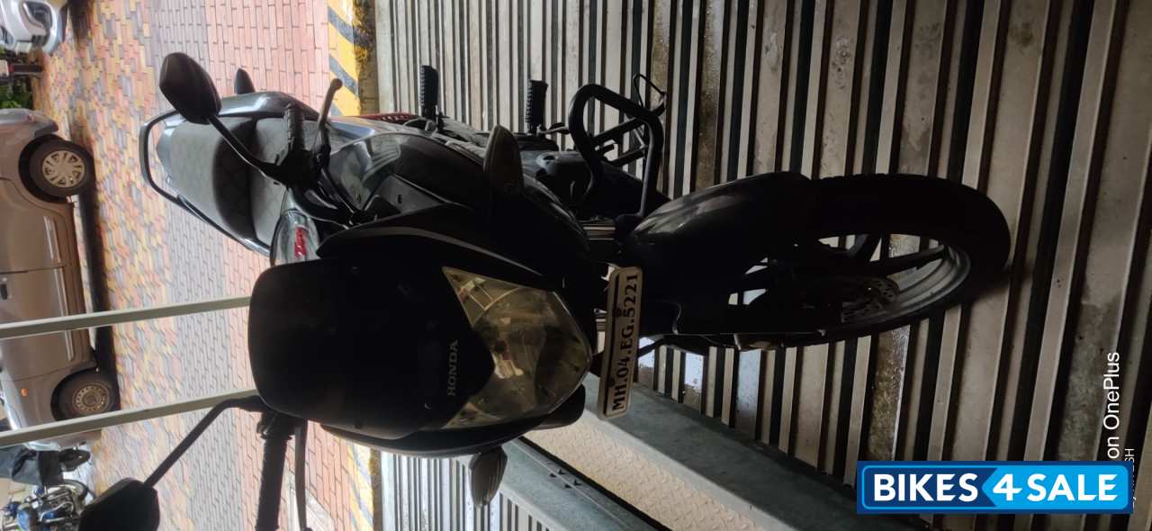 Metallic Grey Honda CBF Stunner