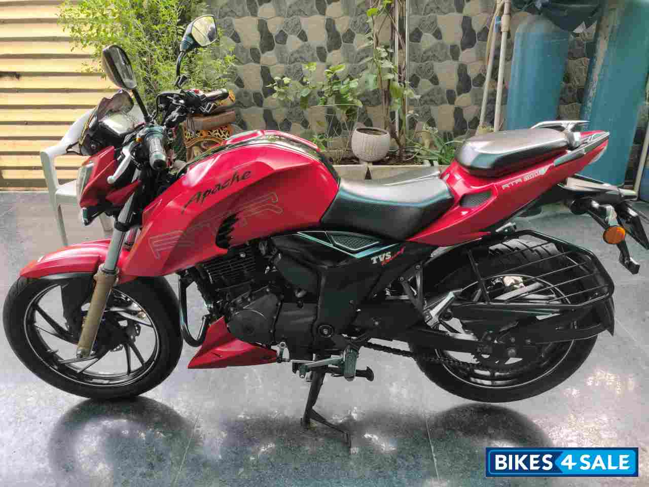 Syrah Red TVS Apache RTR 200 4V