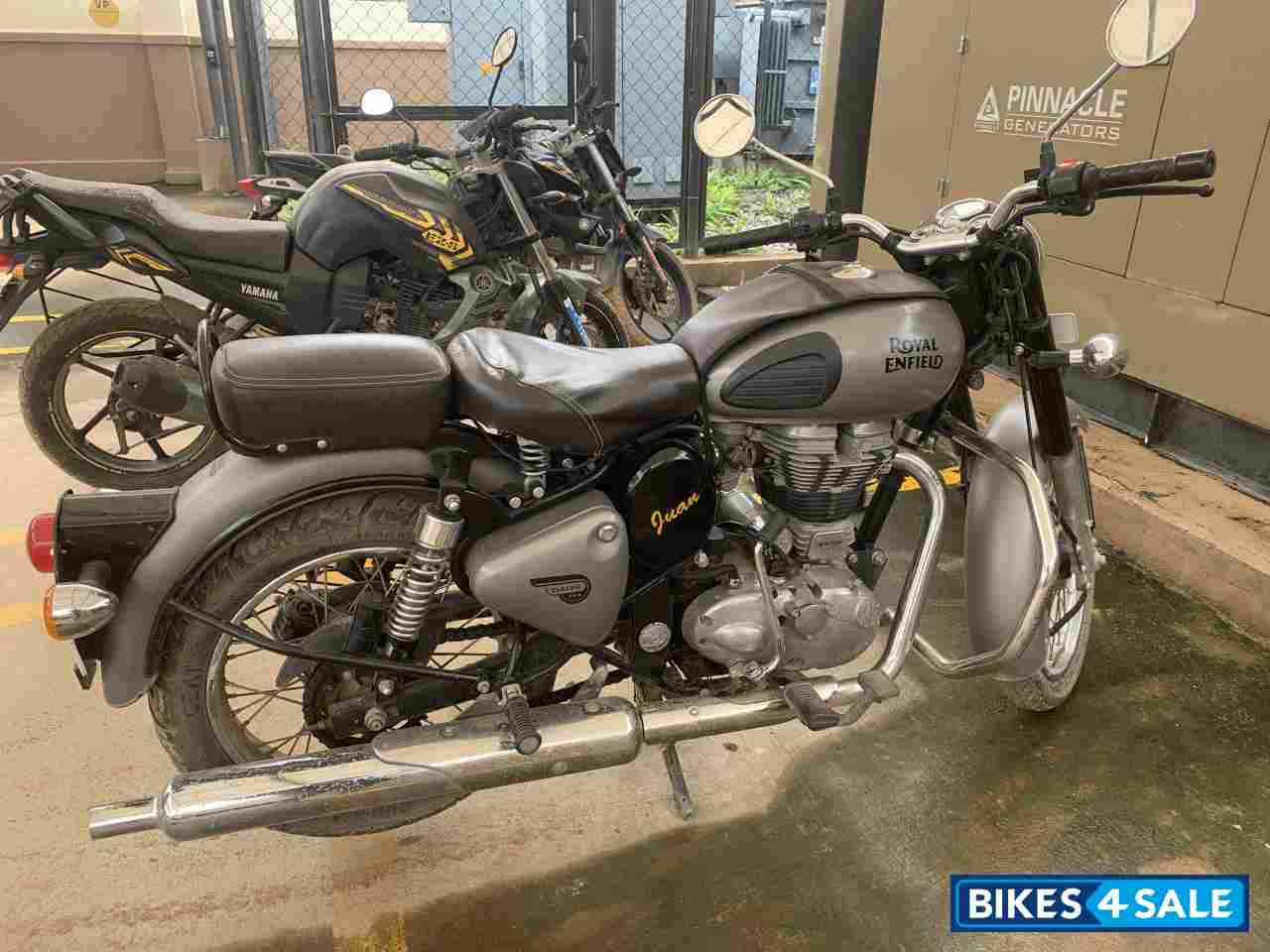 Gunmetal Grey Royal Enfield Classic Gunmetal Grey