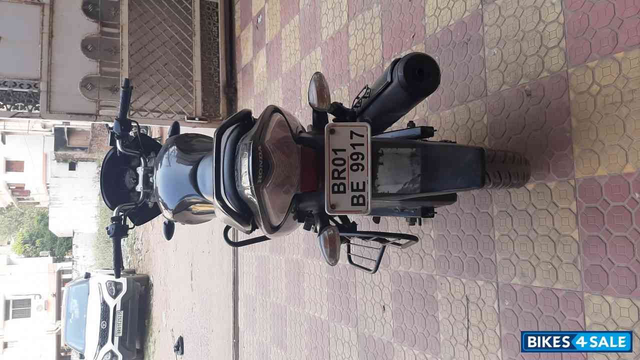 Black Honda CB Unicorn