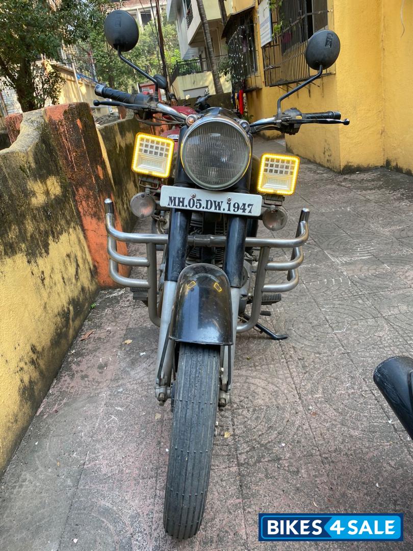 Black Royal Enfield Bullet Standard 350