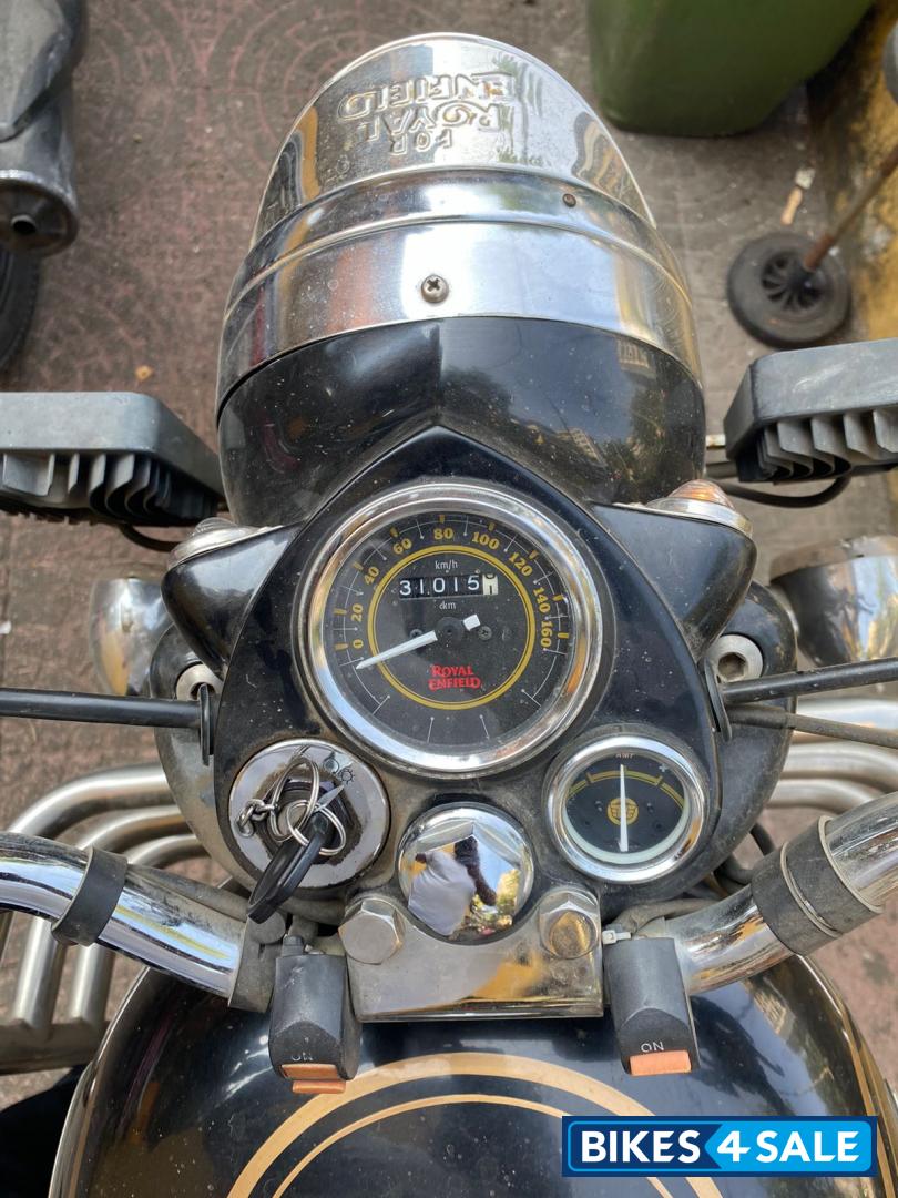 Black Royal Enfield Bullet Standard 350