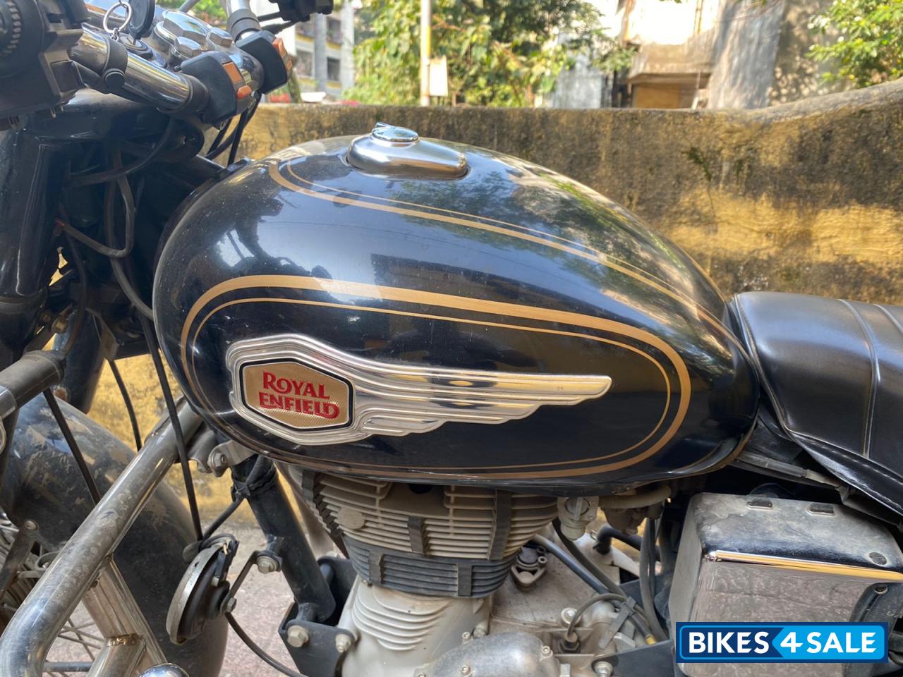 Black Royal Enfield Bullet Standard 350