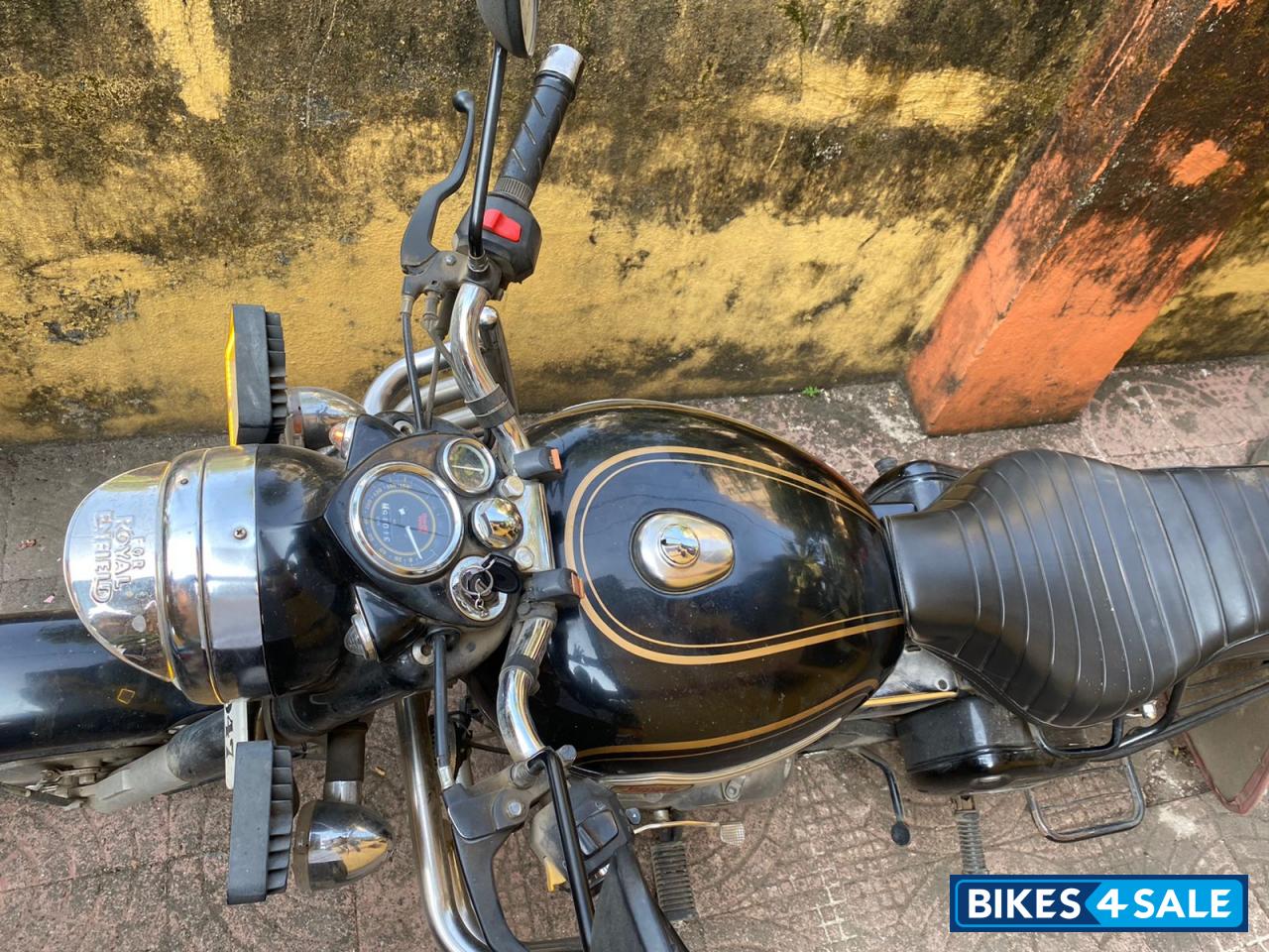 Black Royal Enfield Bullet Standard 350