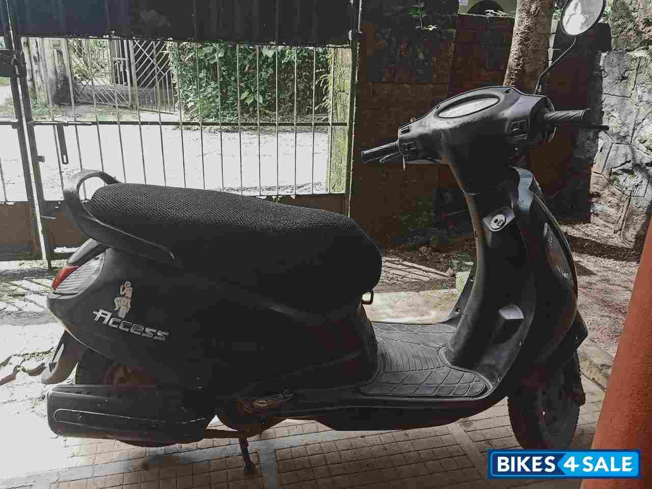 Black Suzuki Access 125