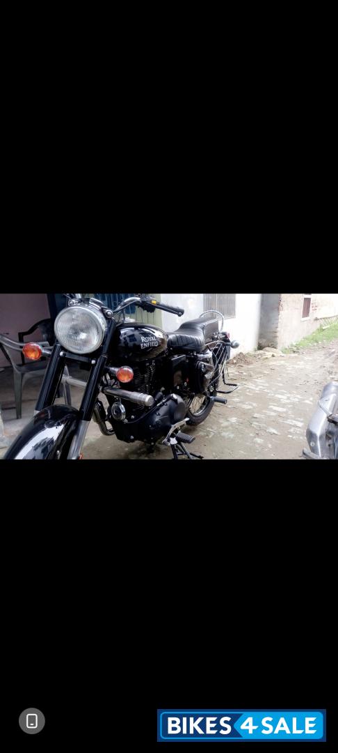 Jet Black Royal Enfield Bullet 350 ES BS6