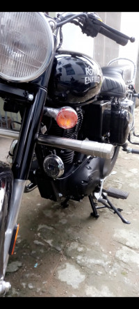 Jet Black Royal Enfield Bullet 350 ES BS6