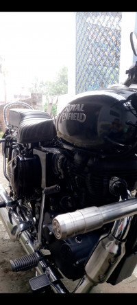 Jet Black Royal Enfield Bullet 350 ES BS6