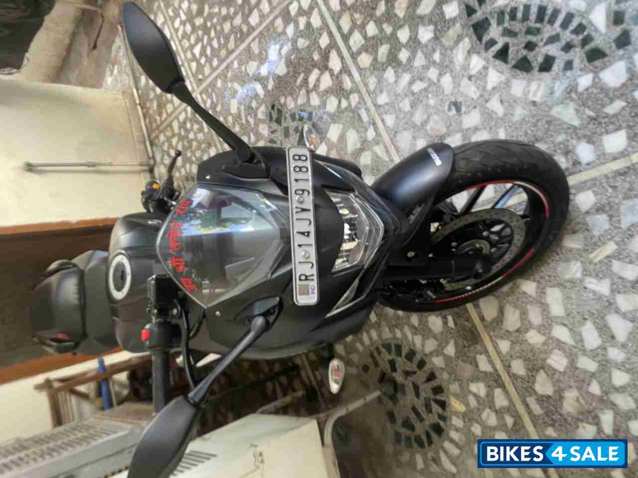 Black Suzuki Gixxer SF 250 Black Suzuki Gixxer SF 250