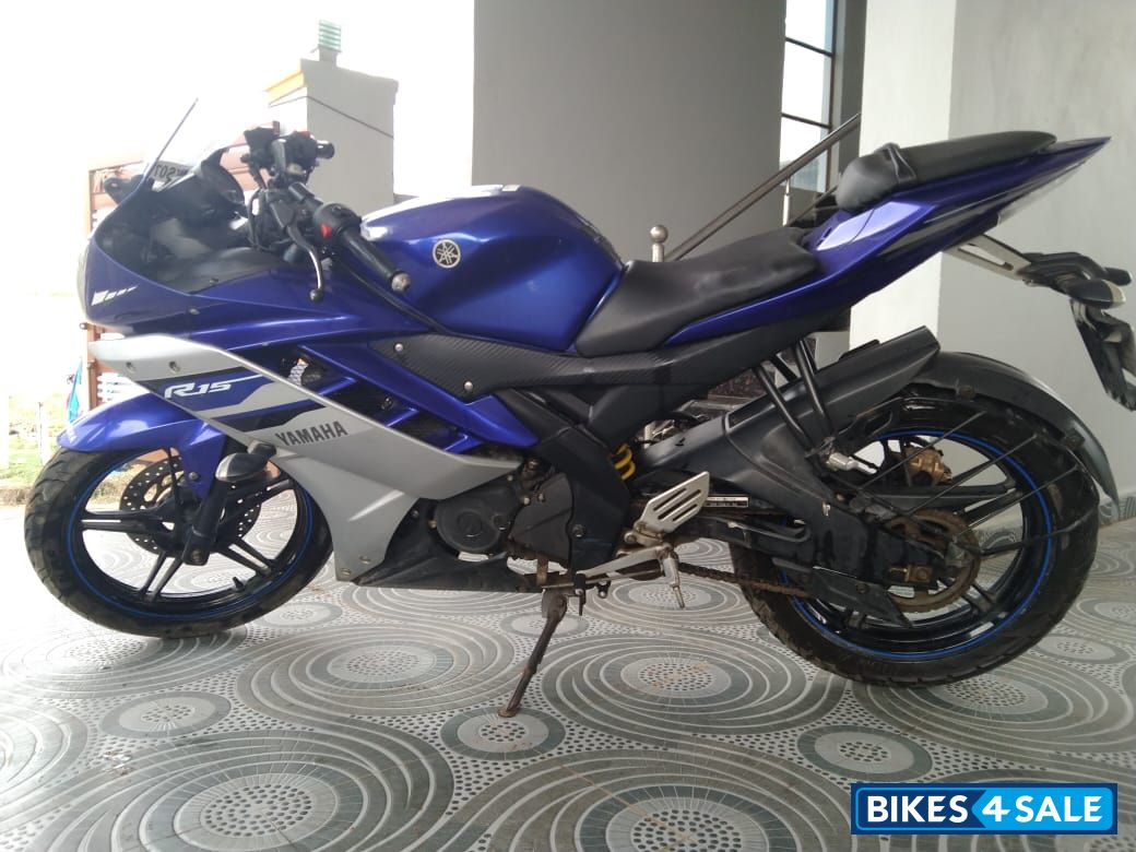 Yamaha YZF R15 V2