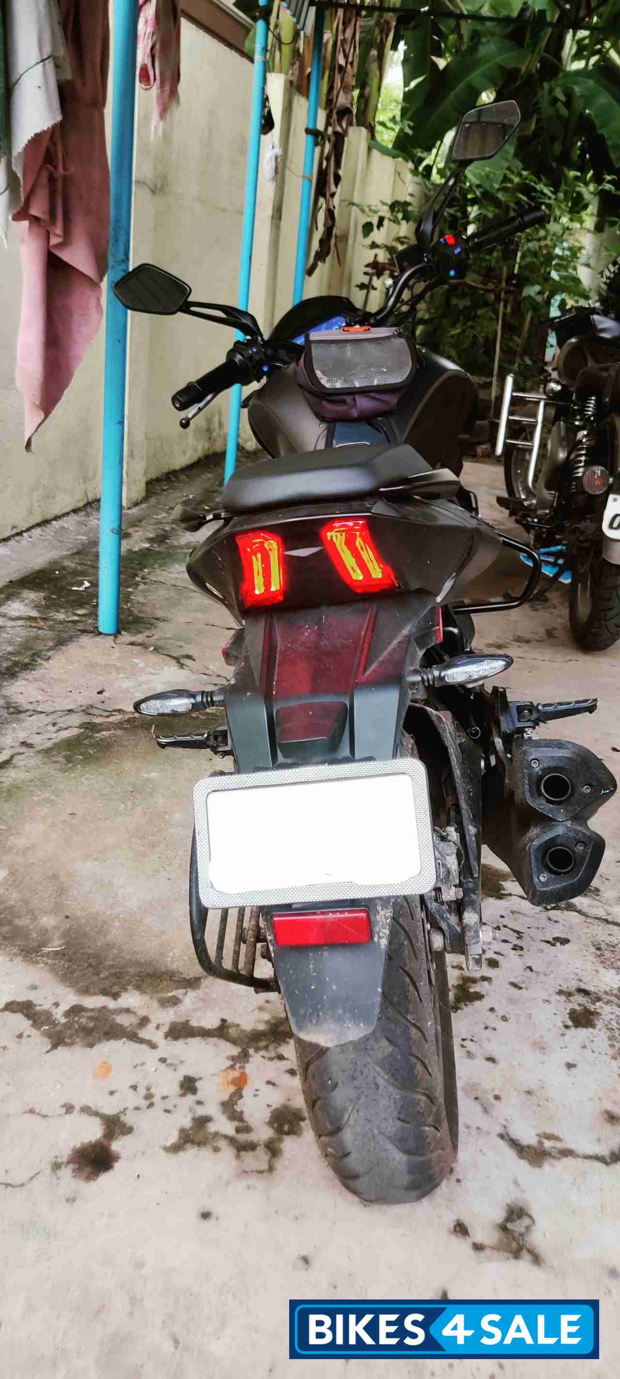 Black Bajaj Dominar 400 ABS BS6 Black Bajaj Dominar 400 ABS BS6
