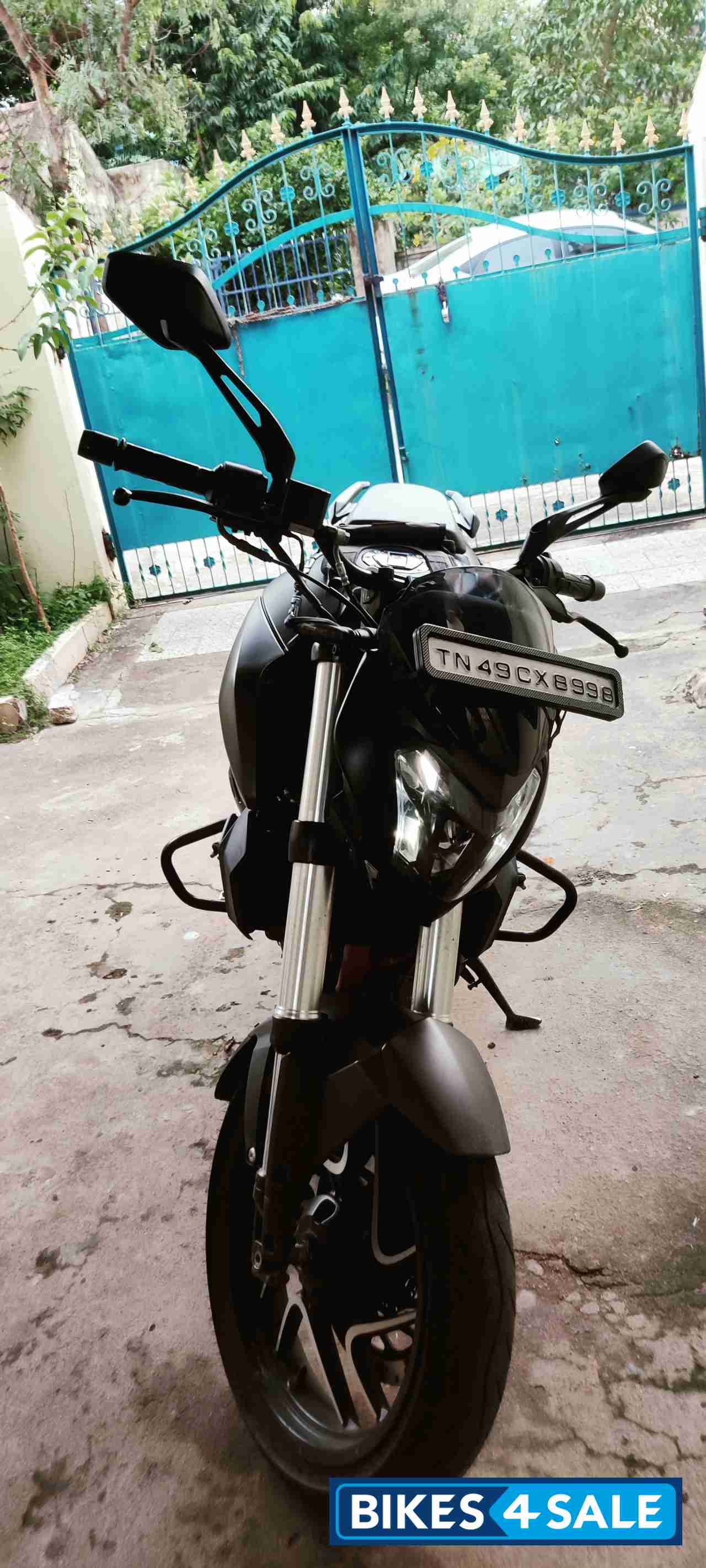 Black Bajaj Dominar 400 ABS BS6 Black Bajaj Dominar 400 ABS BS6