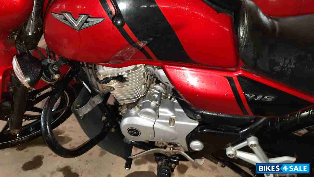 Red Bajaj V15
