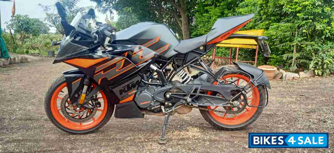 Black KTM RC 200 2020 Black KTM RC 200 2020