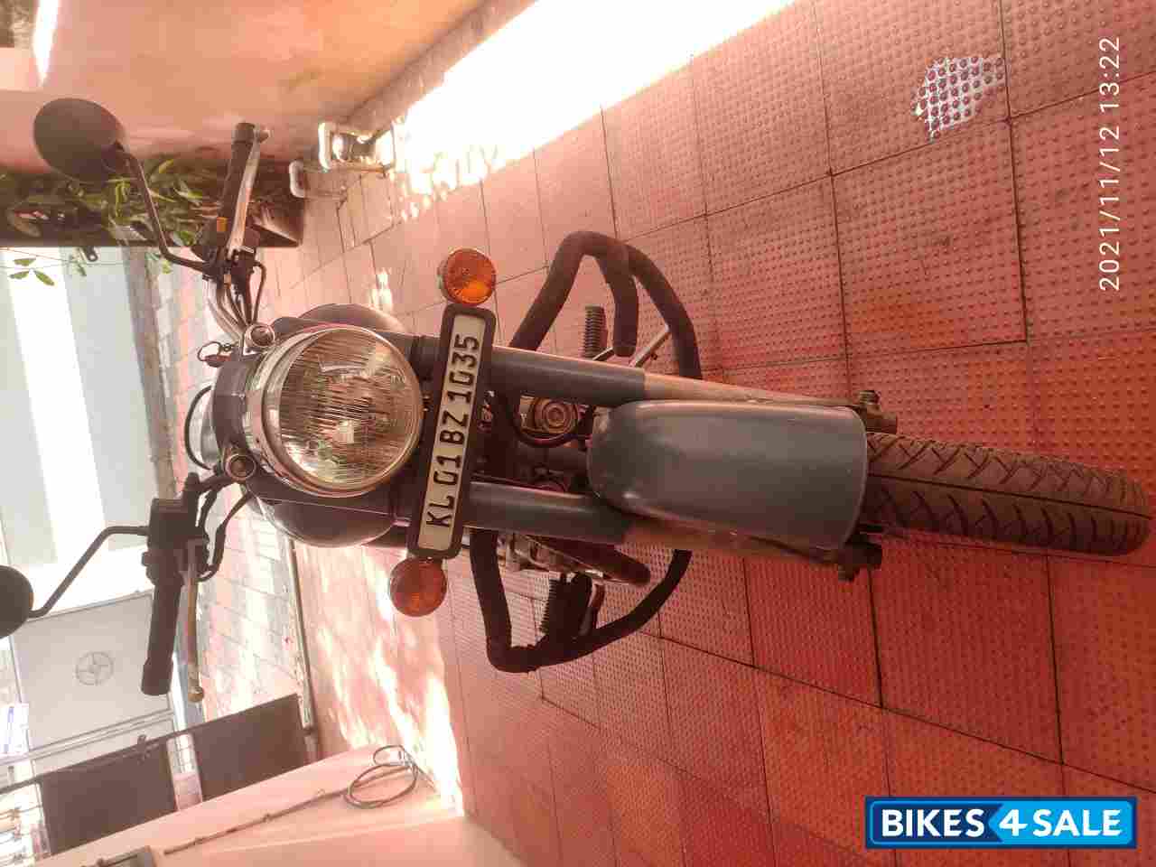 Royal Enfield Classic Squadron Blue