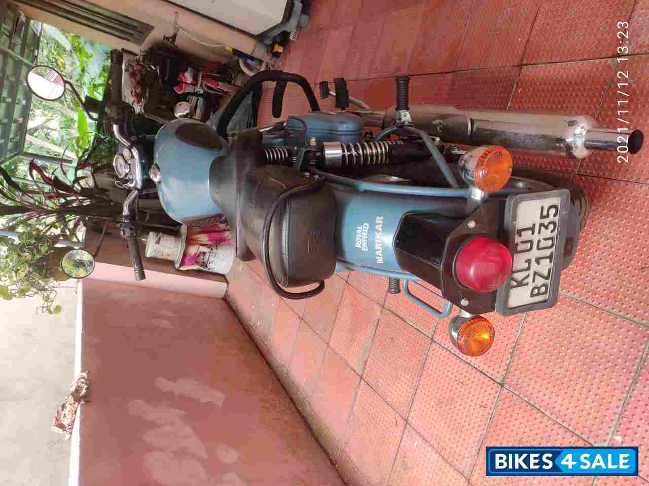 Royal Enfield Classic Squadron Blue