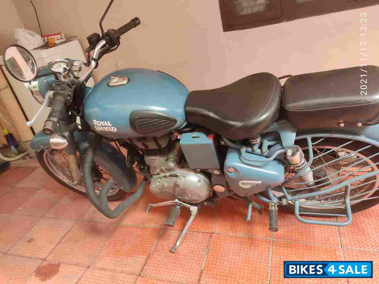 Royal Enfield Classic Squadron Blue