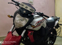 White & Red Yamaha FZ-S
