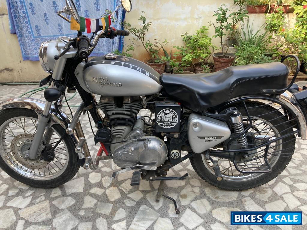 Silver Royal Enfield Bullet Electra Twinspark