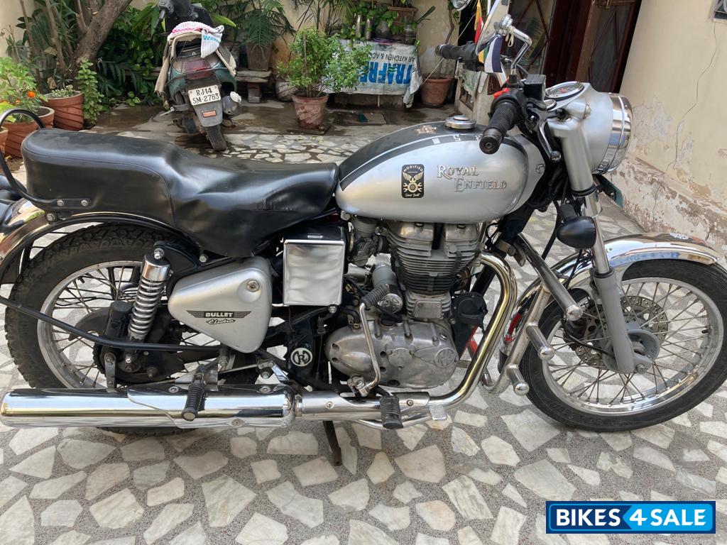 Silver Royal Enfield Bullet Electra Twinspark Silver Royal Enfield Bullet Electra Twinspark