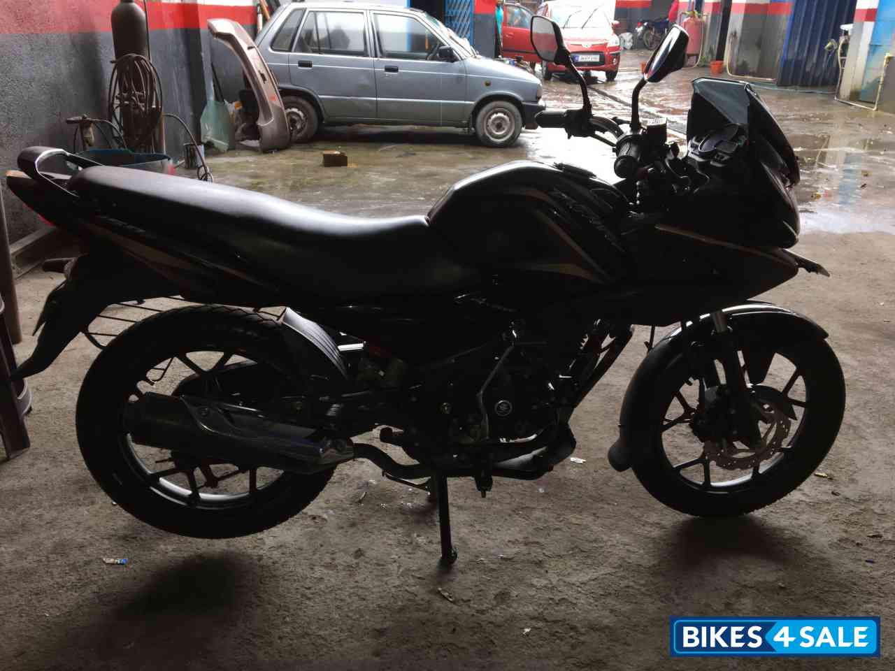Black Bajaj Discover 150 F