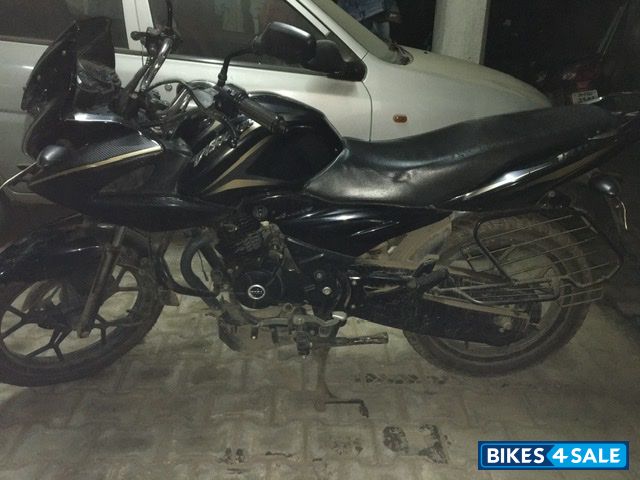 Black Bajaj Discover 150 F