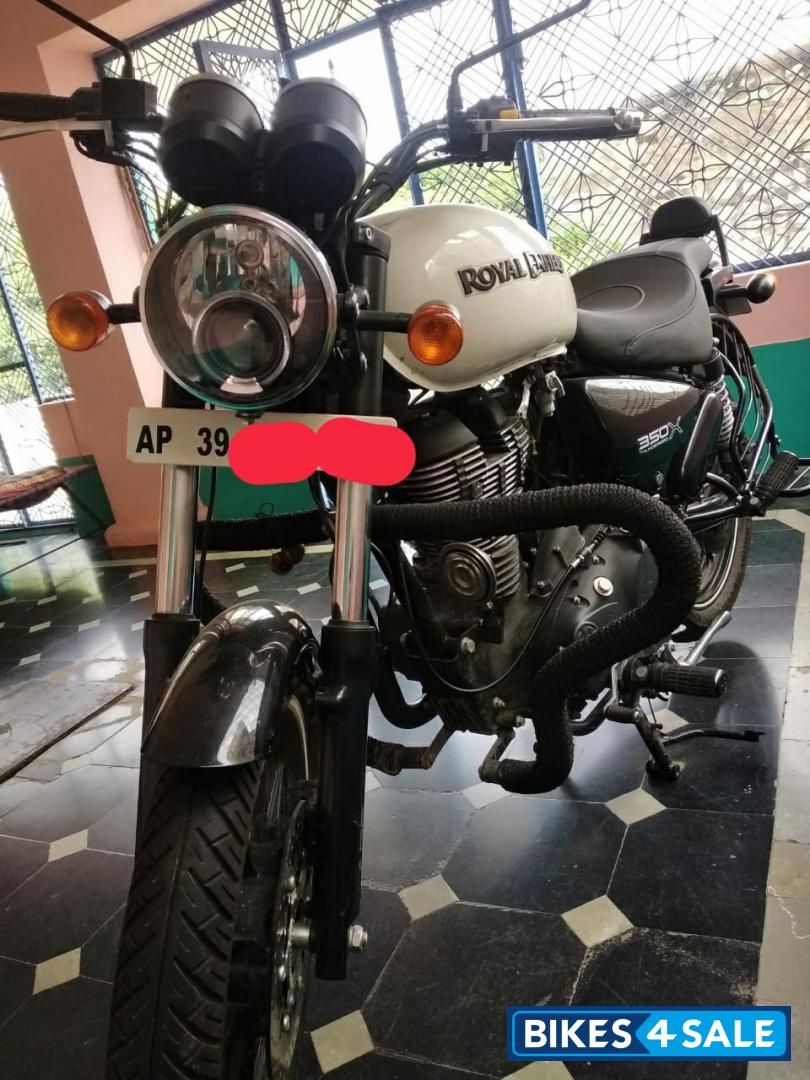 White Royal Enfield Thunderbird X 350