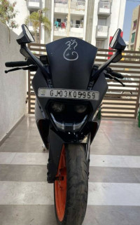 Black KTM RC 390
