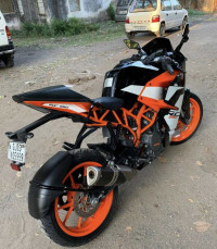 Black KTM RC 390