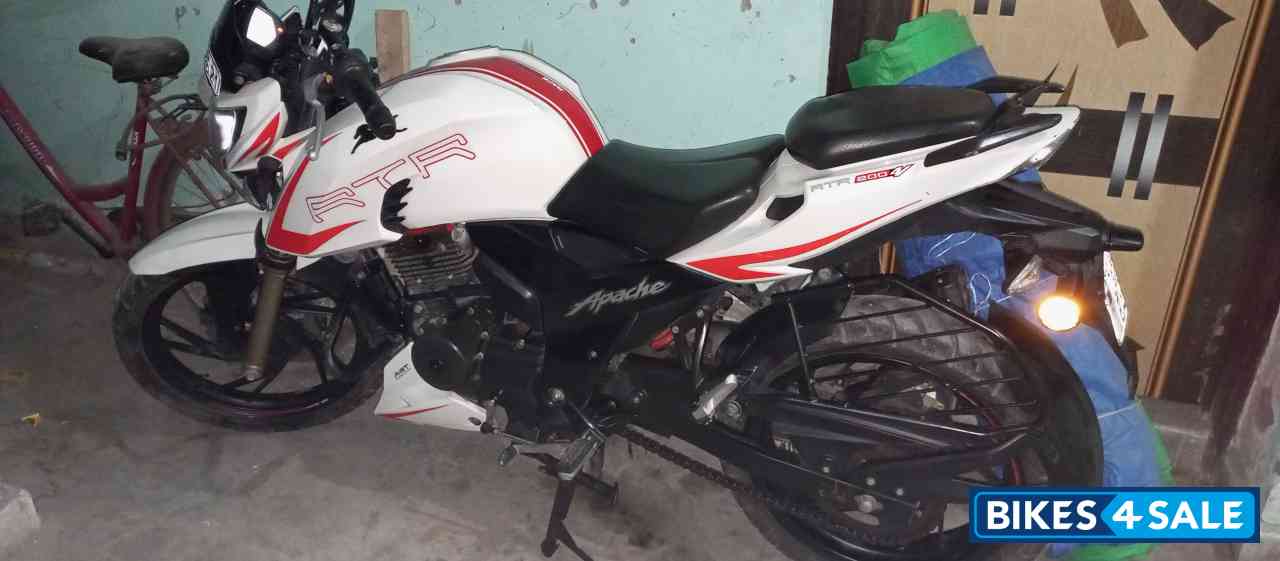 TVS Apache RTR 200 4V