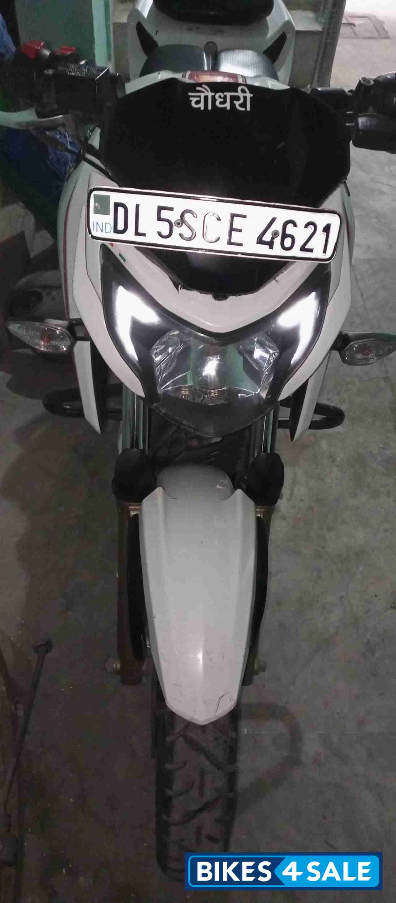 TVS Apache RTR 200 4V