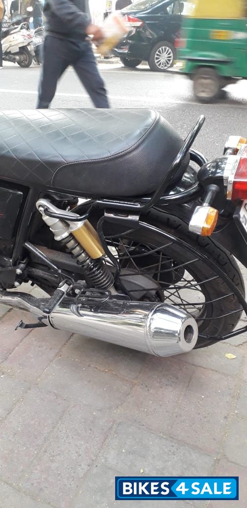 Baker, White/red Royal Enfield Interceptor 650 Twin