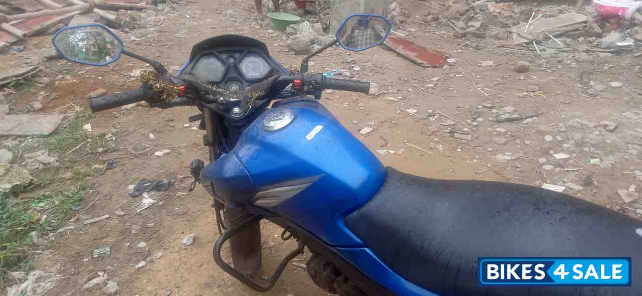 Blue Honda Livo 110