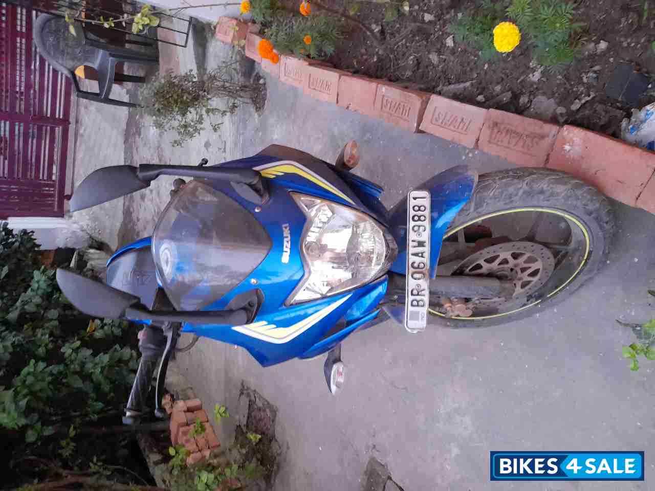 Blue Suzuki GSX R125