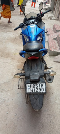 Blue Suzuki Gixxer SF