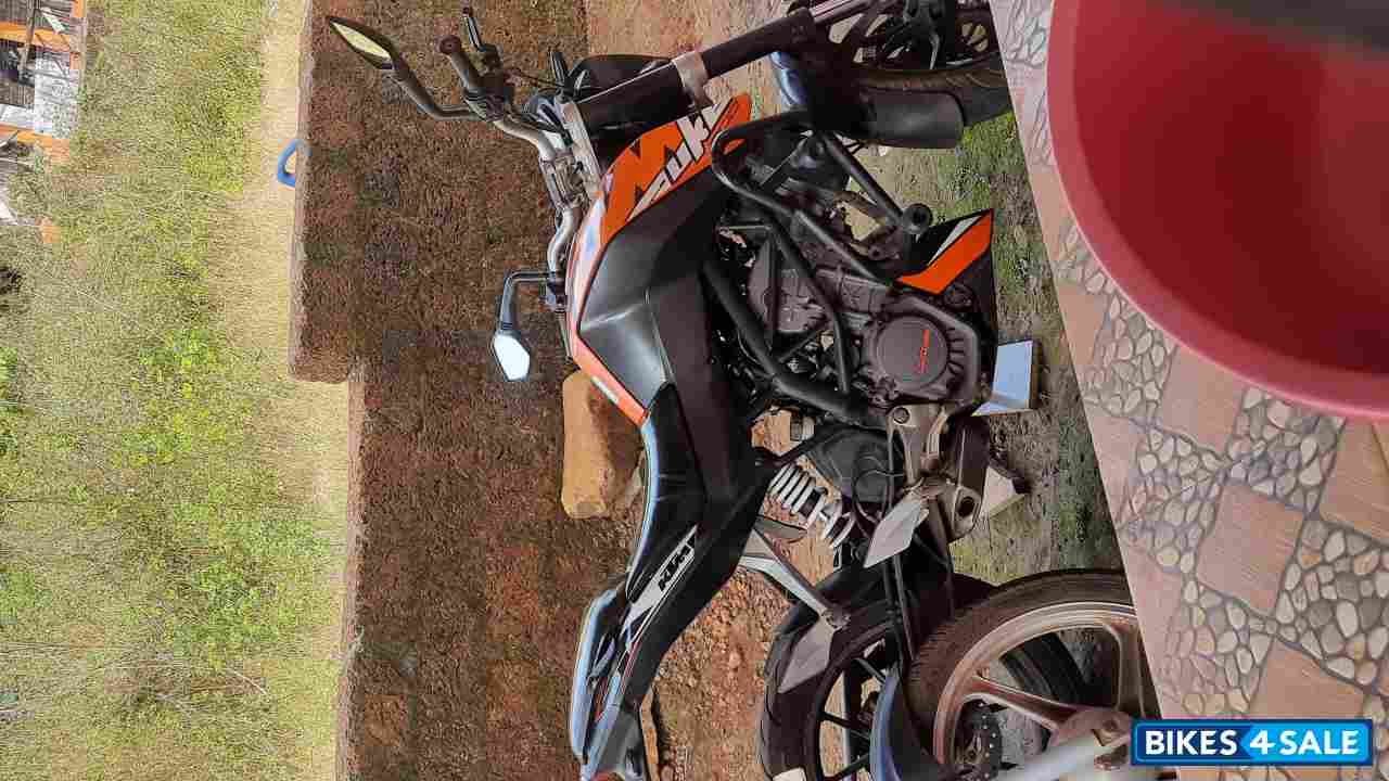 Orange Black KTM Duke 200
