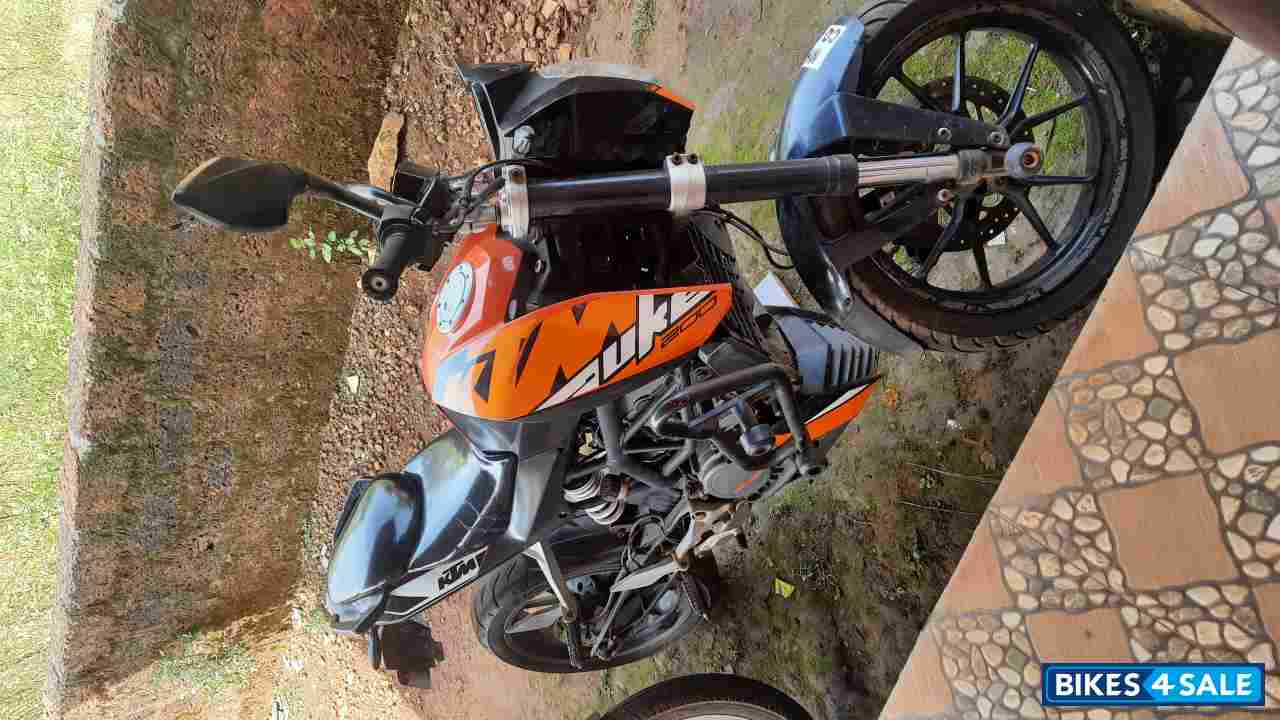 Orange Black KTM Duke 200