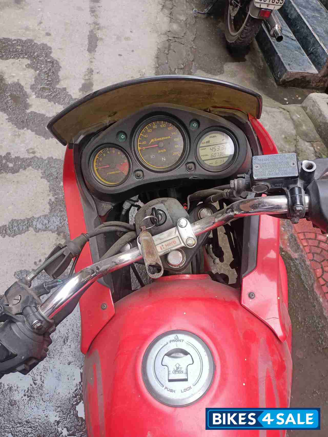 Red Hero Karizma R