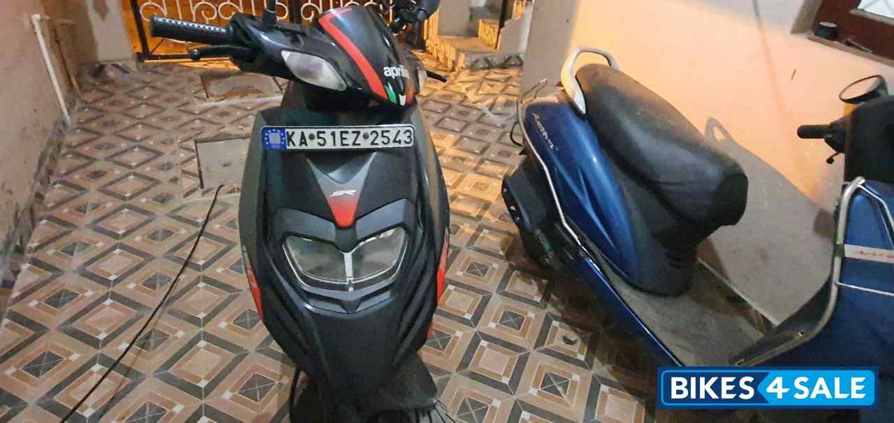Black And Red Aprilia SR 150